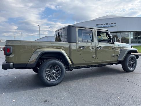 New 2026 Jeep Gladiator Sport image 45