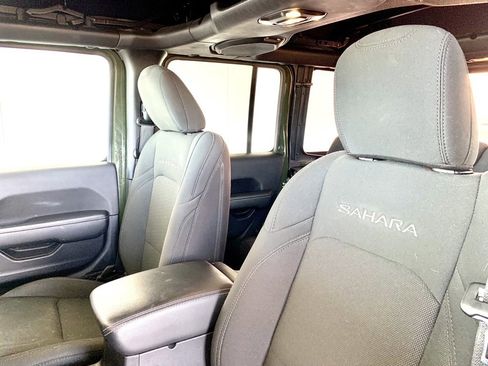 Used 2020 Jeep Wrangler Unlimited Sahara image 12