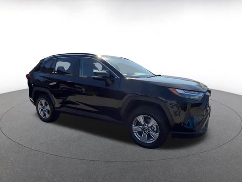 Used 2025 Toyota RAV4 XLE image 2