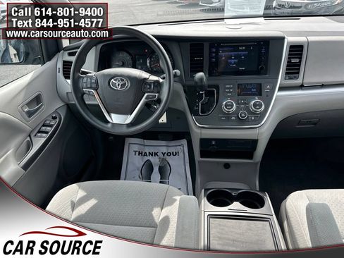 Used 2015 Toyota Sienna LE AWD/4WD image 19