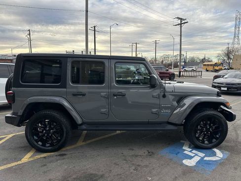 Used 2022 Jeep Wrangler Unlimited Sahara w/ Cold Weather Group image 4