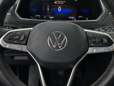 Used 2023 Volkswagen Tiguan SE AWD/4WD image 27