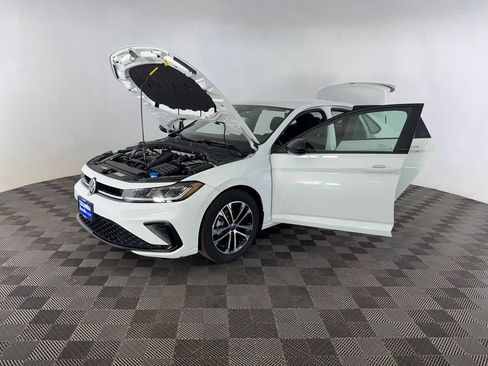 Used 2025 Volkswagen Jetta Sport FWD image 12