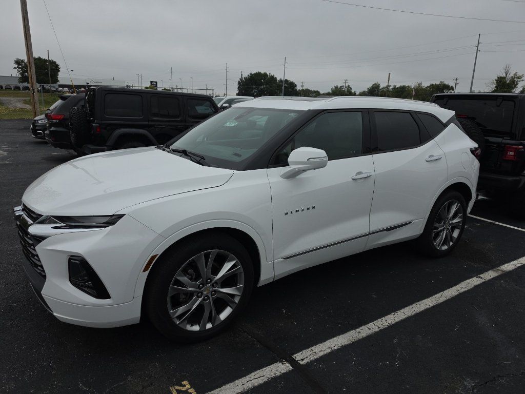 Used 2019 Chevrolet Blazer Premier w/ Sun and Wheels Package AWD/4WD image 2