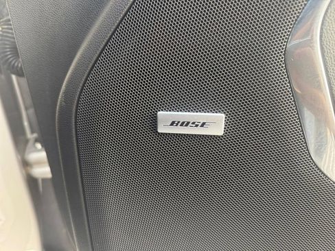 Used 2022 Chevrolet Suburban LT w/ Luxury Package image 18