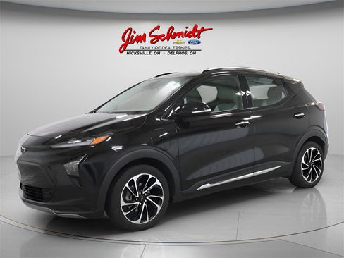 Used 2023 Chevrolet Bolt EUV Premier image 2