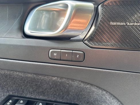 Used 2022 Volvo C40 P8 Recharge Ultimate image 26