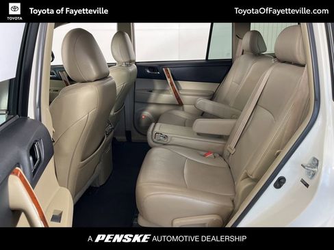 Used 2012 Toyota Highlander Limited w/ Tow Pkg image 27