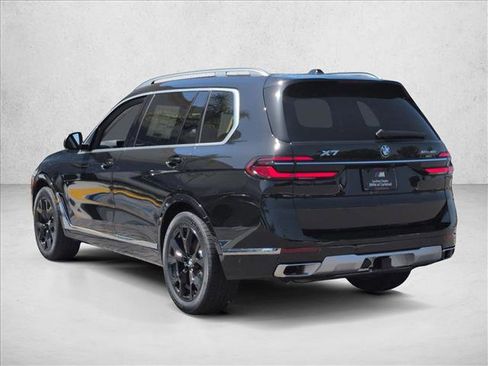 Used 2026 BMW X7 xDrive40i w/ Premium Package AWD/4WD image 8