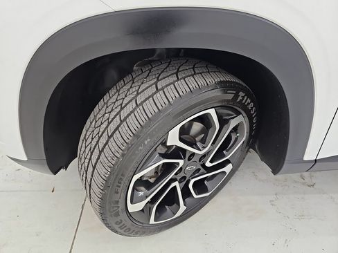 Used 2024 Chevrolet Trax RS w/ Driver Confidence Package FWD image 39