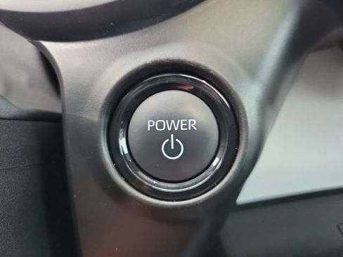 Used 2025 Toyota Sienna XSE FWD image 33