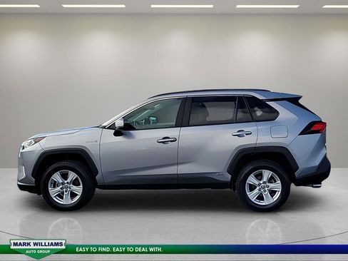 Used 2021 Toyota RAV4 XLE w/ Convenience Package image 7