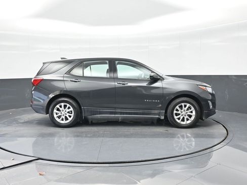 Used 2018 Chevrolet Equinox LS image 11