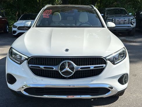 Used 2025 Mercedes-Benz GLC 300 4MATIC image 9