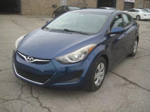 Used 2016 Hyundai Elantra SE image 1