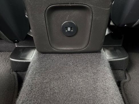 Used 2025 Ford Escape Active AWD/4WD image 27