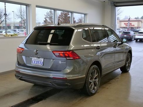 Used 2022 Volkswagen Tiguan SE image 6