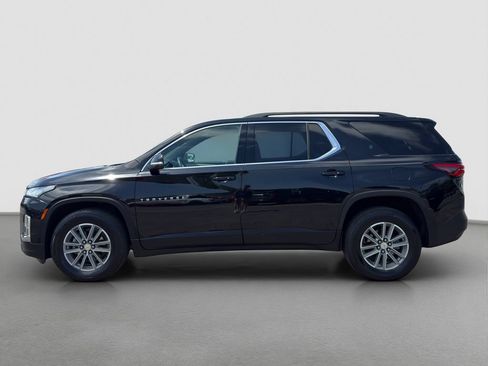 Used 2023 Chevrolet Traverse LT FWD image 3
