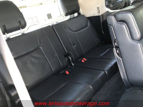 Used 2015 Lexus LX 570 4WD w/ Luxury Package image 23