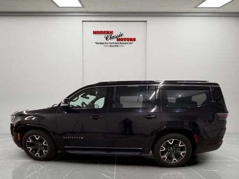 Used 2024 Jeep Wagoneer Series III w/ HD Trailer Tow Package AWD/4WD image 4
