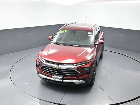 Used 2025 Chevrolet TrailBlazer LT AWD/4WD image 46