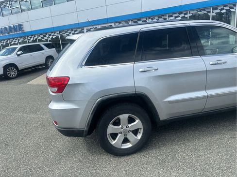 Used 2011 Jeep Grand Cherokee Laredo image 7