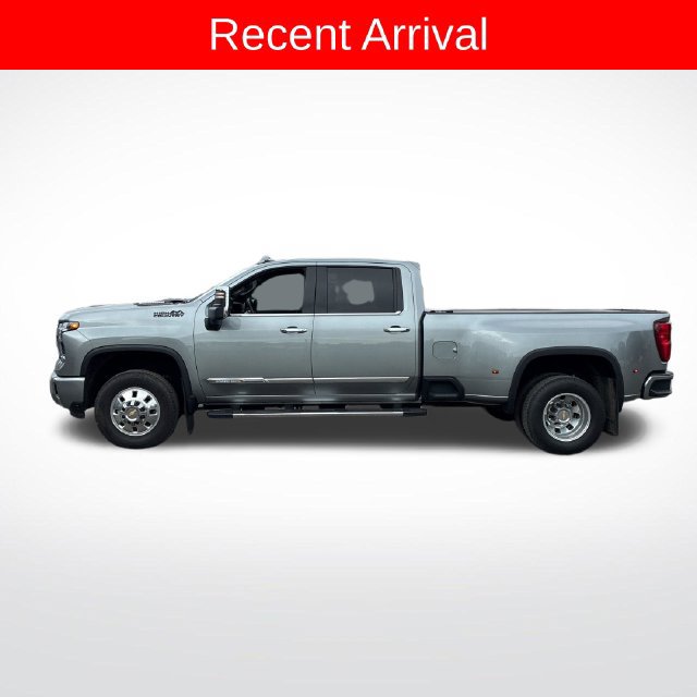 Used 2025 Chevrolet Silverado 3500 High Country w/ High Country Premium Package AWD/4WD image 3