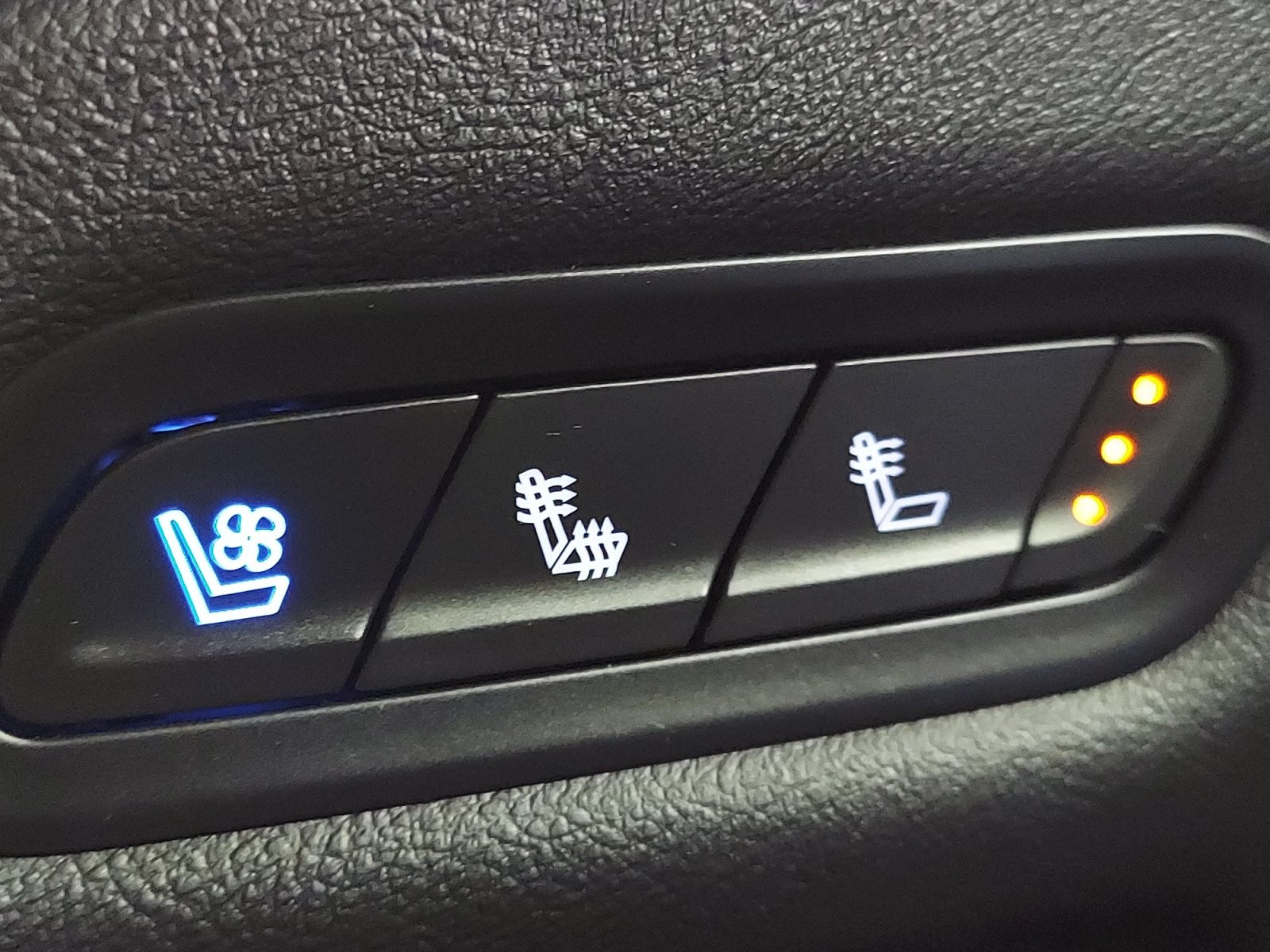 Used 2023 Cadillac Escalade Premium Luxury RWD image 26
