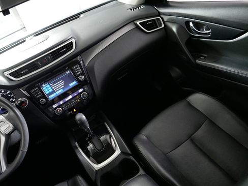 Used 2016 Nissan Rogue SL w/ SL Premium Package AWD/4WD image 11