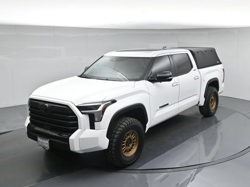 Used 2024 Toyota Tundra Limited AWD/4WD image 36