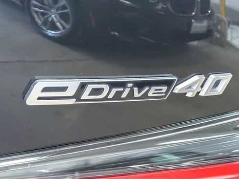 Used 2023 BMW i4 eDrive40 w/ M Sport Package RWD image 27