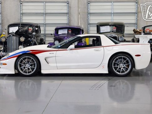 Used 2002 Chevrolet Corvette Z06 w/ Memory Pkg RWD image 11