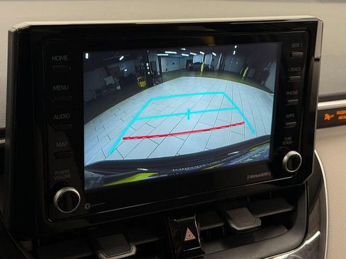 Used 2022 Toyota Corolla LE FWD image 27