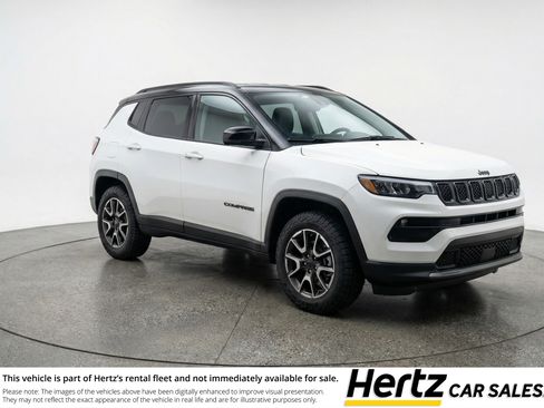 Used 2025 Jeep Compass Trailhawk AWD/4WD image 1