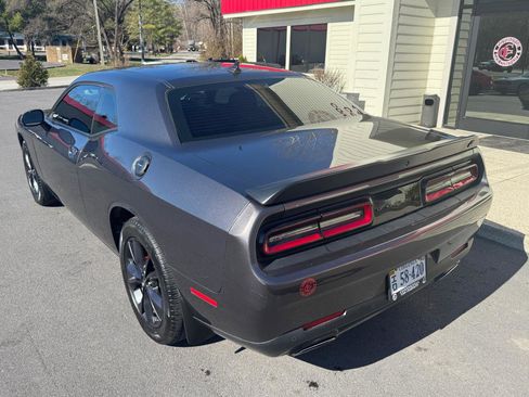 Used 2022 Dodge Challenger SXT w/ Driver Convenience Group image 4