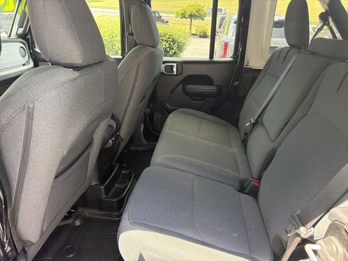 Used 2024 Jeep Wrangler Unlimited AWD/4WD image 13