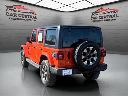 Used 2018 Jeep Wrangler Unlimited Sahara w/ Dual Top Group image 3