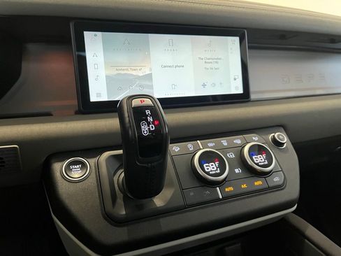 Certified 2022 Land Rover Defender 110 SE AWD/4WD image 48