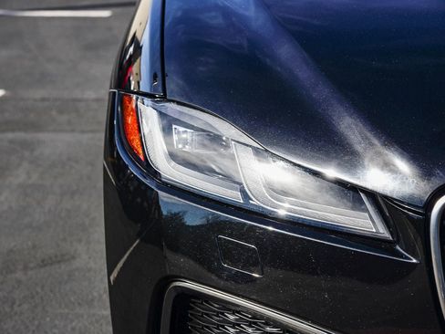 Used 2021 Jaguar F-PACE R-Dynamic S image 11