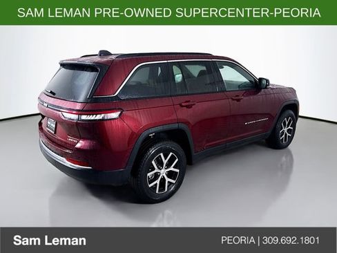 Used 2024 Jeep Grand Cherokee Limited image 7