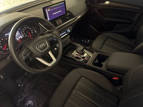 Used 2023 Audi Q5 2.0T Premium w/ Convenience Package AWD/4WD image 11