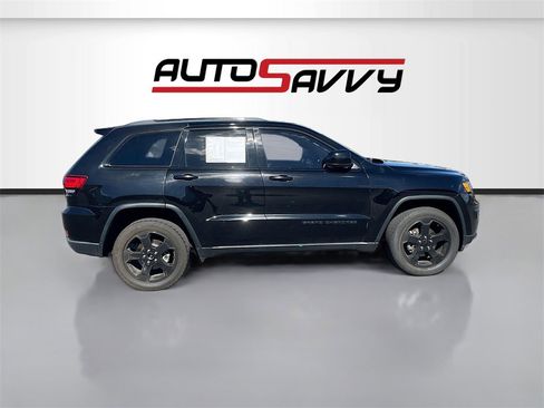 Used 2019 Jeep Grand Cherokee Laredo image 8