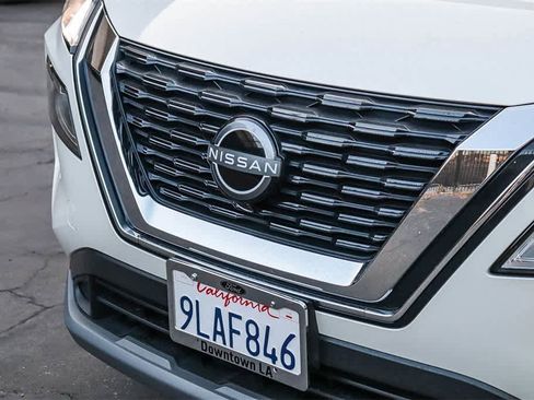 Used 2023 Nissan Rogue SV image 5