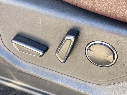 Used 2023 Ford Expedition Limited image 22