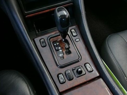 Used 2002 Mercedes-Benz CLK 320 Coupe image 20