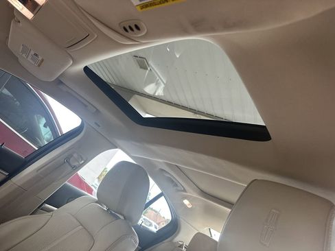 Used 2010 Lincoln MKS image 26