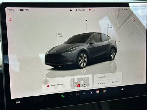 Used 2022 Tesla Model Y Long Range image 32