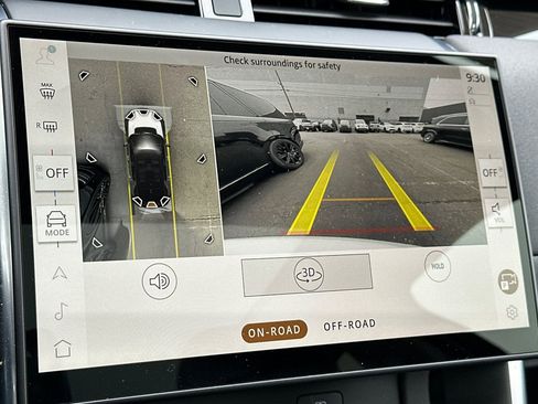 Used 2025 Land Rover Discovery Sport S image 22