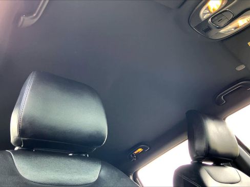 Used 2024 Jeep Compass Latitude image 14