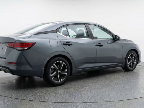 Used 2025 Nissan Sentra SV FWD image 9